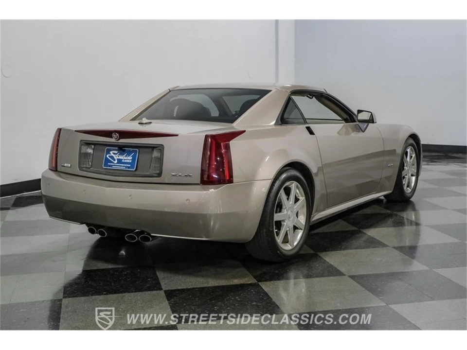 2005 Cadillac XLR - Image 25 of 31