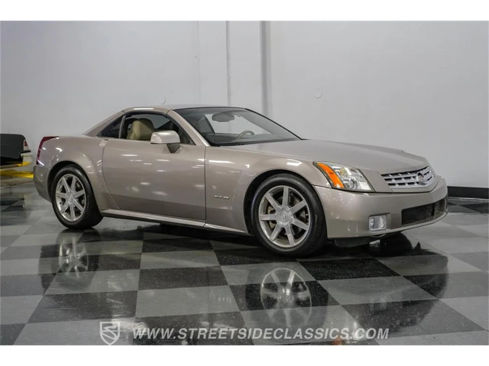 2005 Cadillac XLR - Image 15 of 31