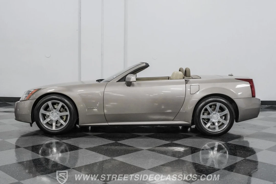 2005 Cadillac XLR - Image 2 of 12