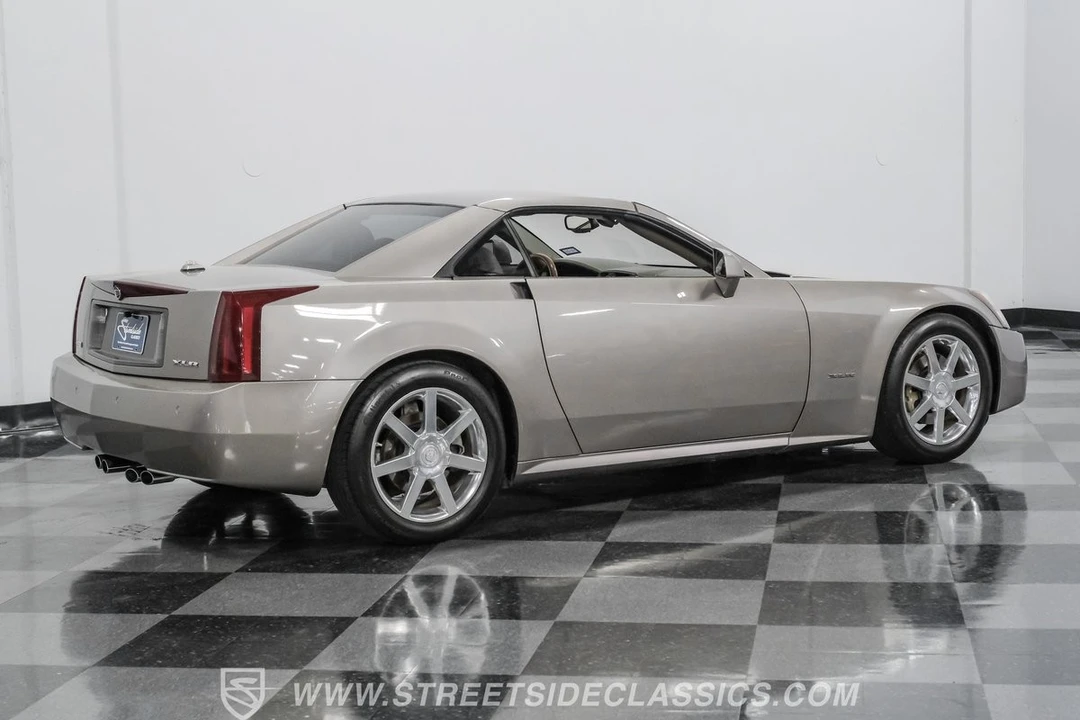 2005 Cadillac XLR - Image 12 of 12