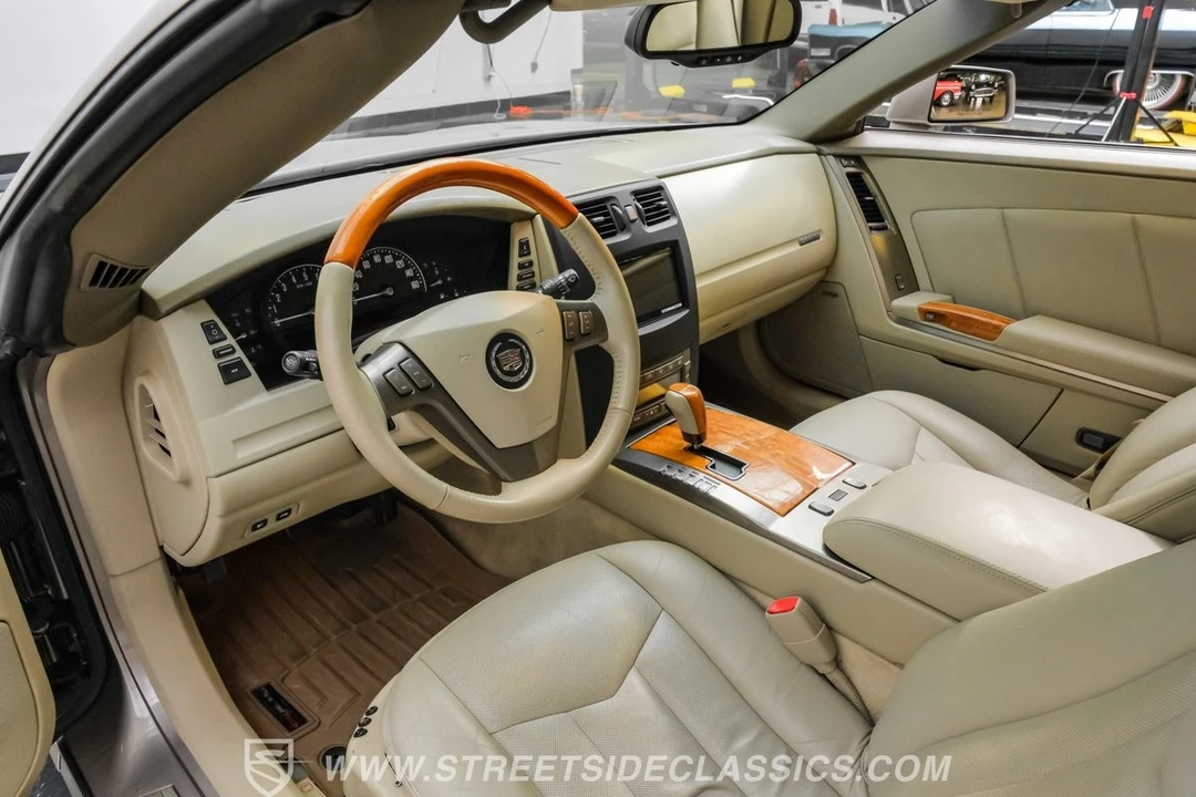 2005 Cadillac XLR - Image 4 of 12
