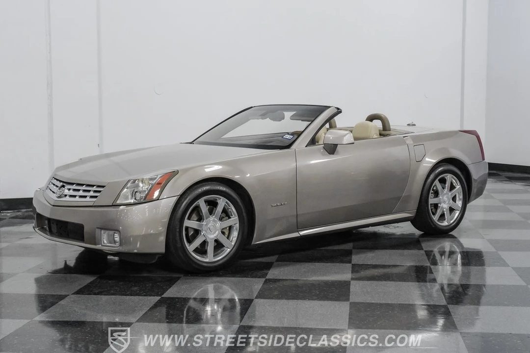2005 Cadillac XLR - Image 6 of 12