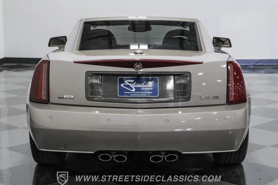 2005 Cadillac XLR - Image 10 of 12