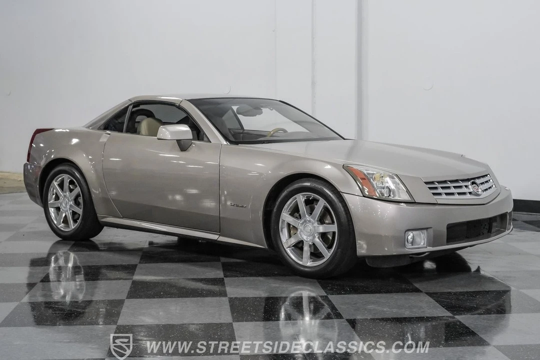 2005 Cadillac XLR - Image 15 of 21