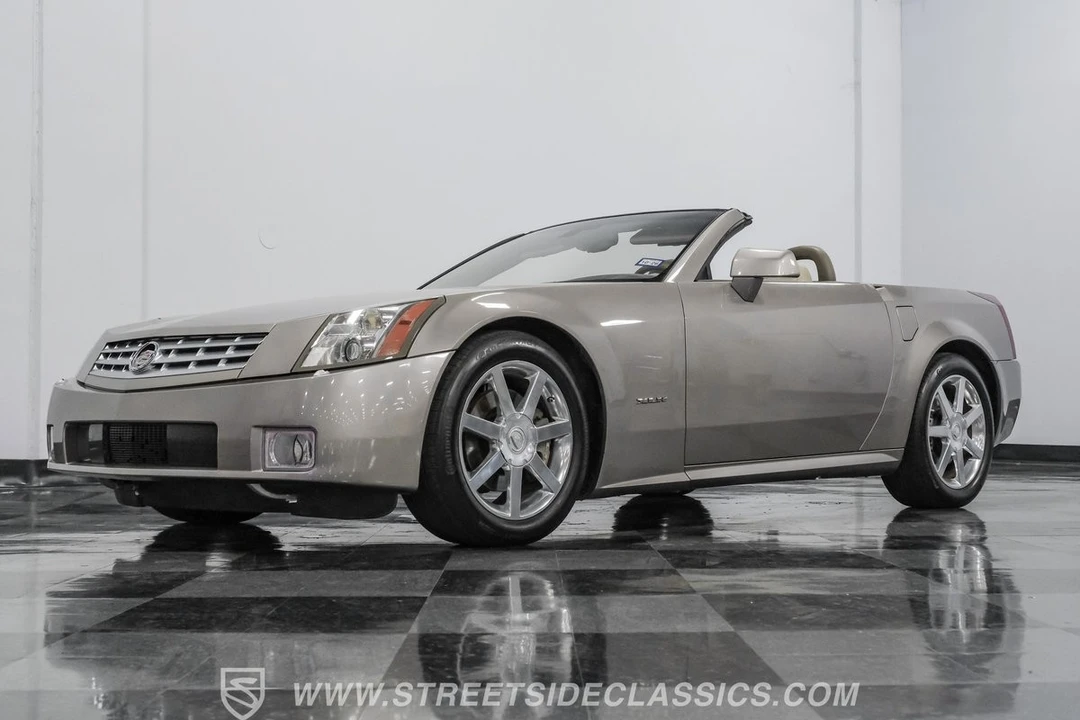 2005 Cadillac XLR - Image 21 of 21