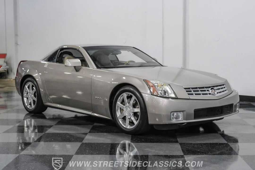 2005 Cadillac XLR - Image 16 of 21