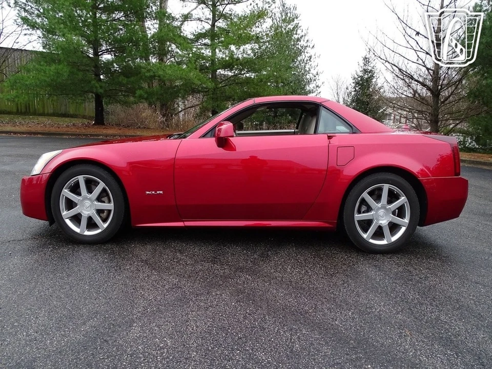 2005 Cadillac XLR - Image 8 of 12