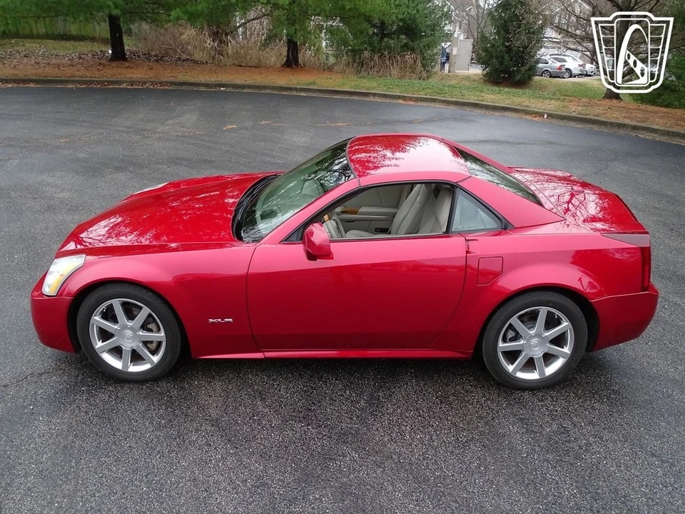 2005 Cadillac XLR - Image 7 of 12