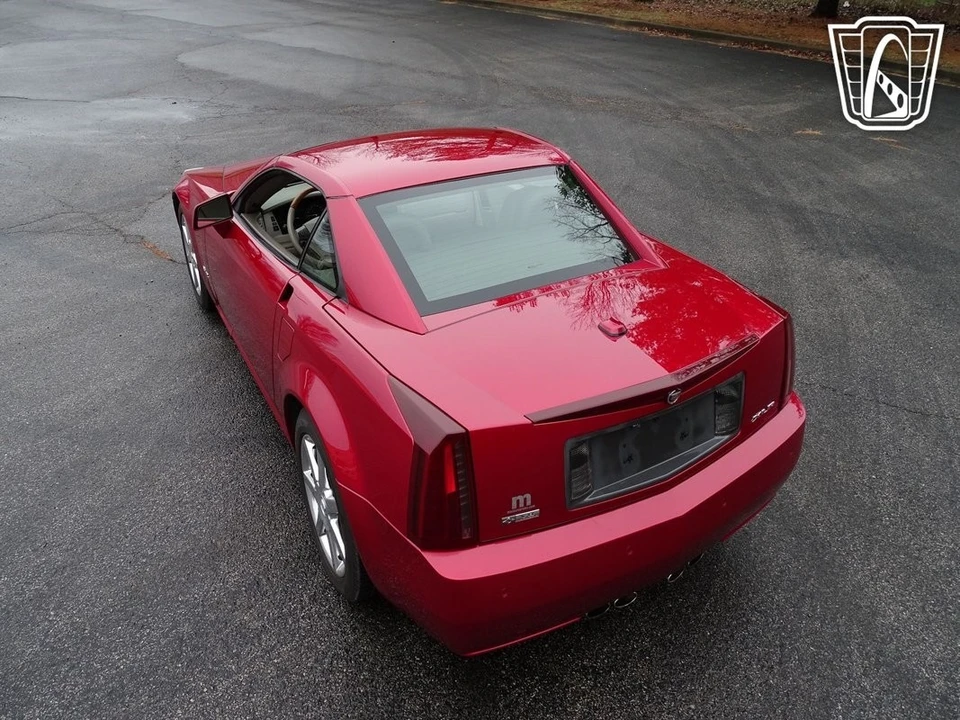 2005 Cadillac XLR - Image 10 of 12