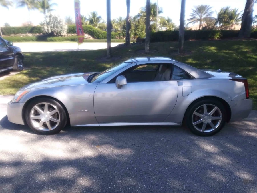 2005 Cadillac XLR - Image 2 of 31