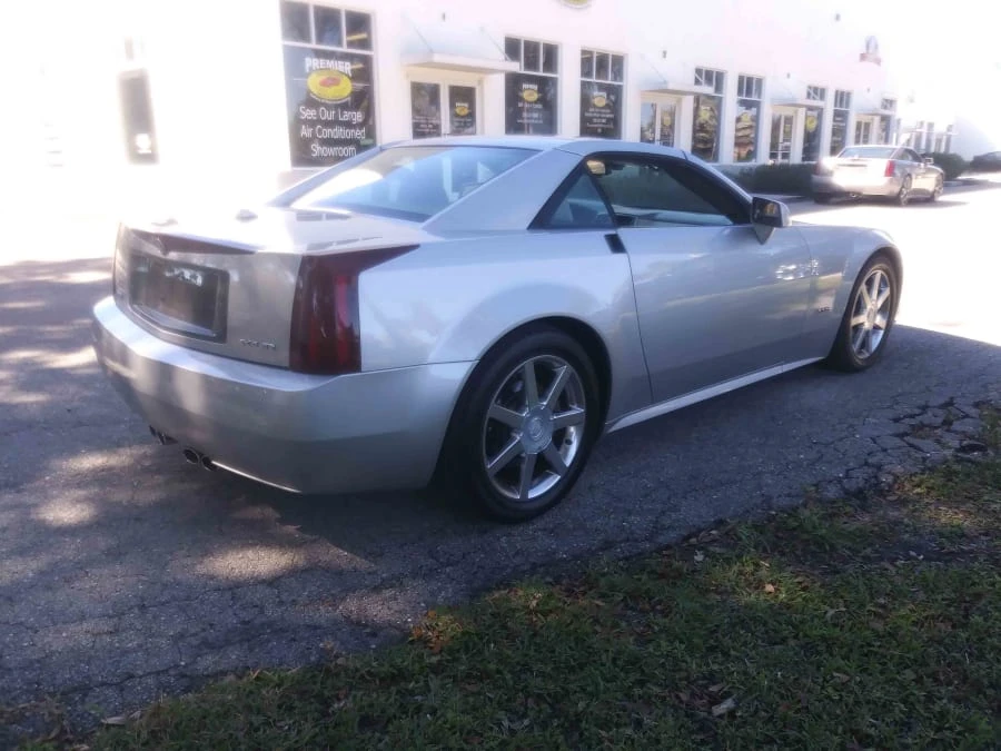 2005 Cadillac XLR - Image 3 of 31
