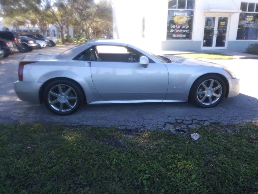 2005 Cadillac XLR - Image 11 of 31