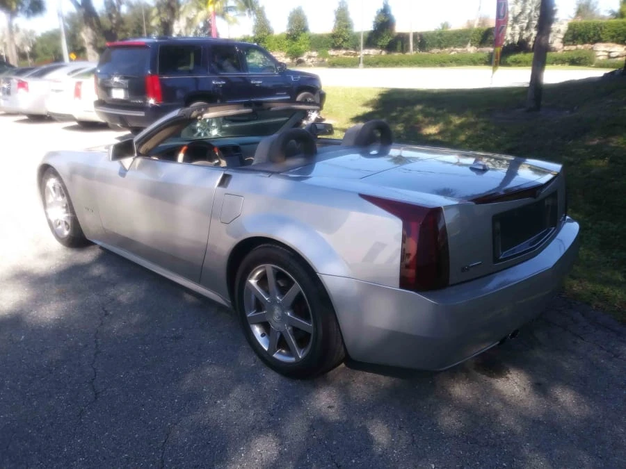 2005 Cadillac XLR - Image 28 of 31