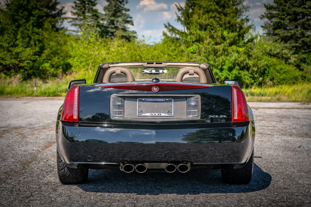 2005 Cadillac XLR - Image 23 of 31
