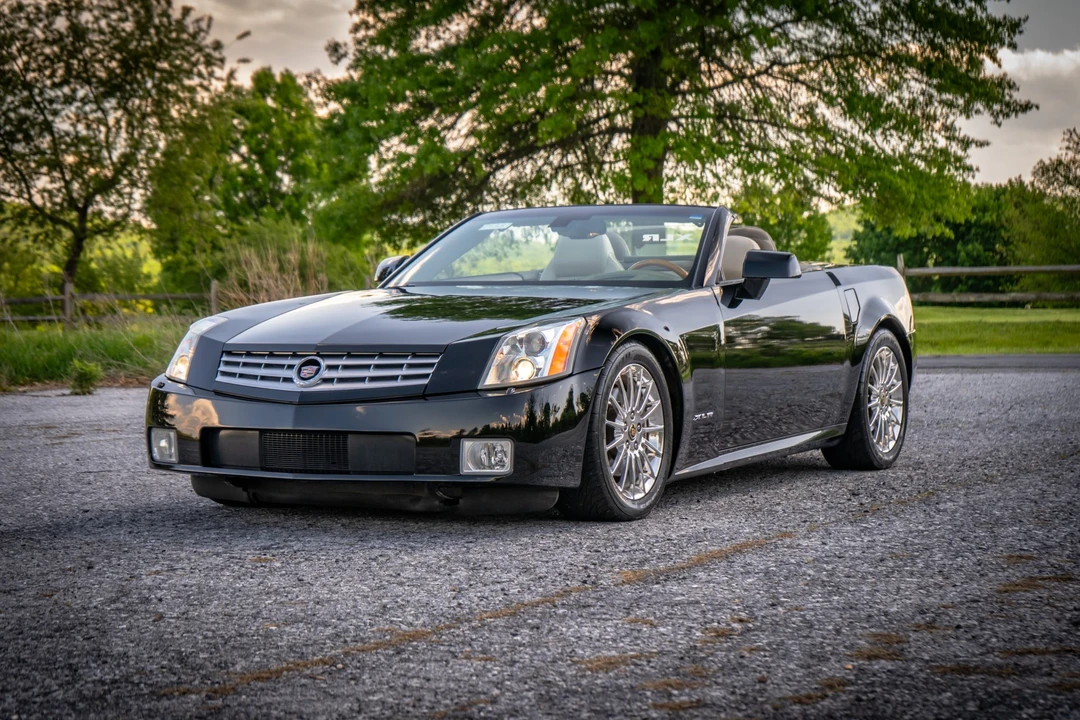 2005 Cadillac XLR - Image 16 of 31
