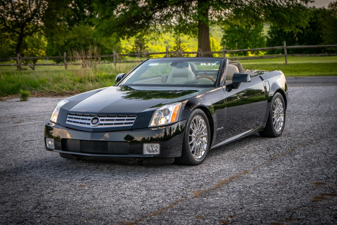 2005 Cadillac XLR - Image 17 of 31