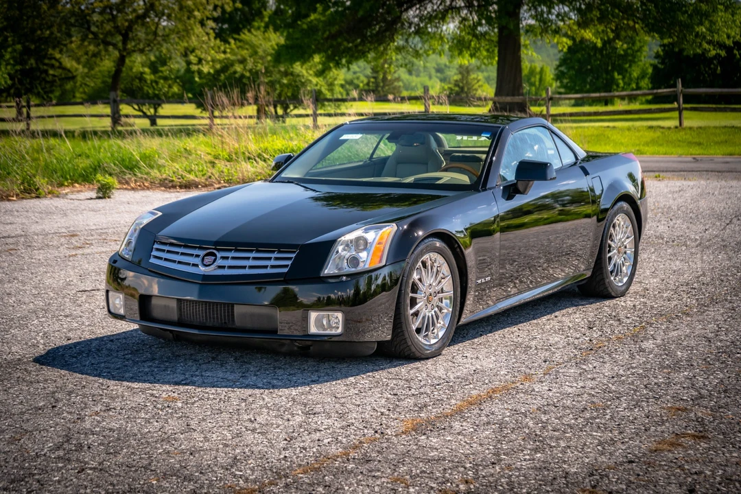 2005 Cadillac XLR - Image 3 of 31