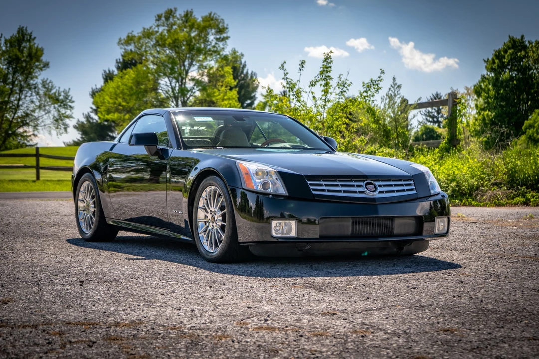 2005 Cadillac XLR - Image 12 of 31