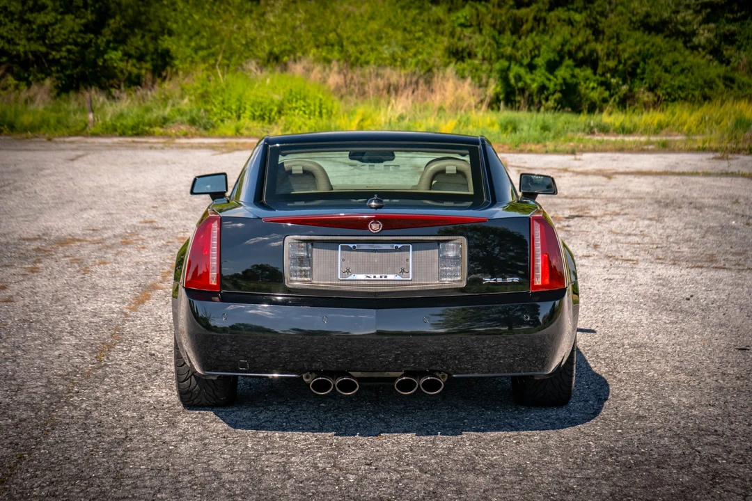 2005 Cadillac XLR - Image 8 of 31