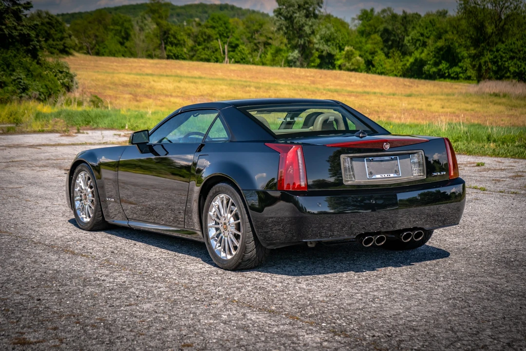 2005 Cadillac XLR - Image 6 of 31