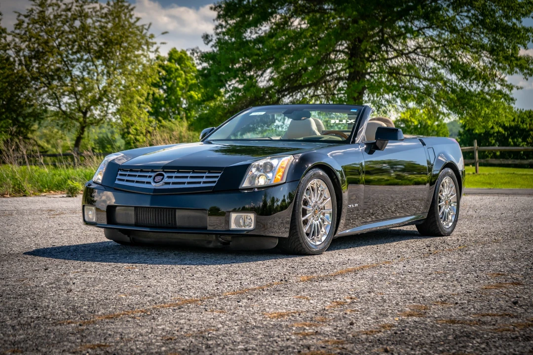 2005 Cadillac XLR - Image 19 of 31