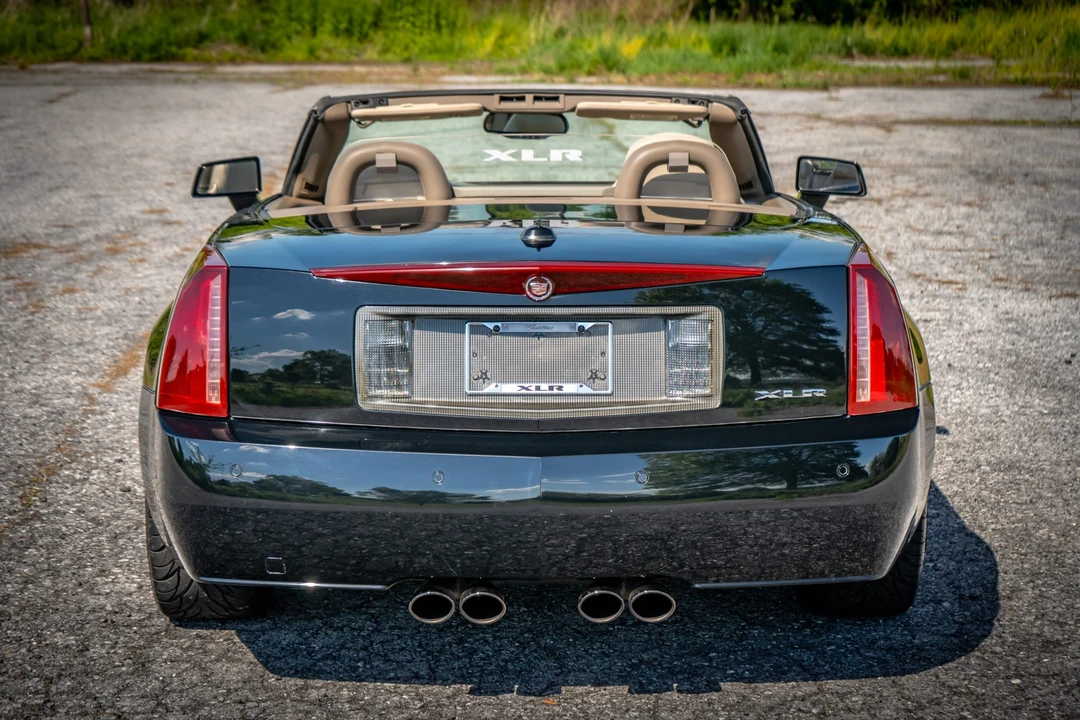 2005 Cadillac XLR - Image 27 of 31