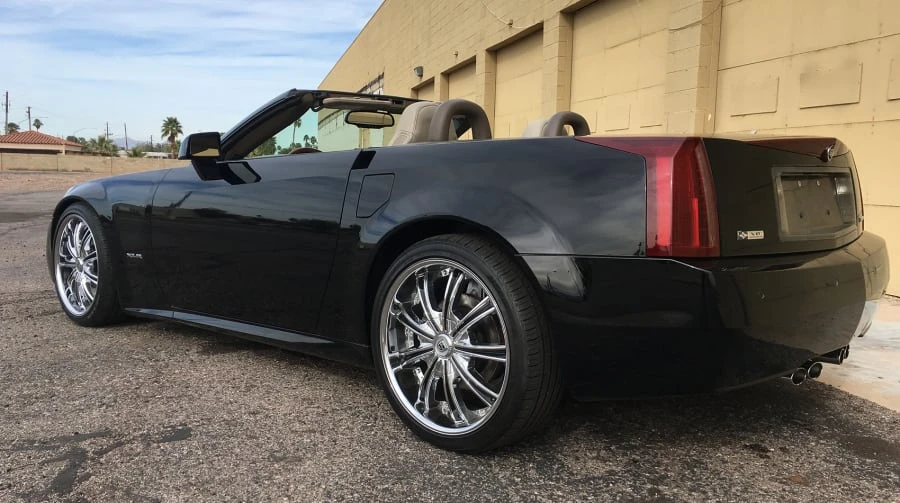 2005 Cadillac XLR - Image 2 of 5