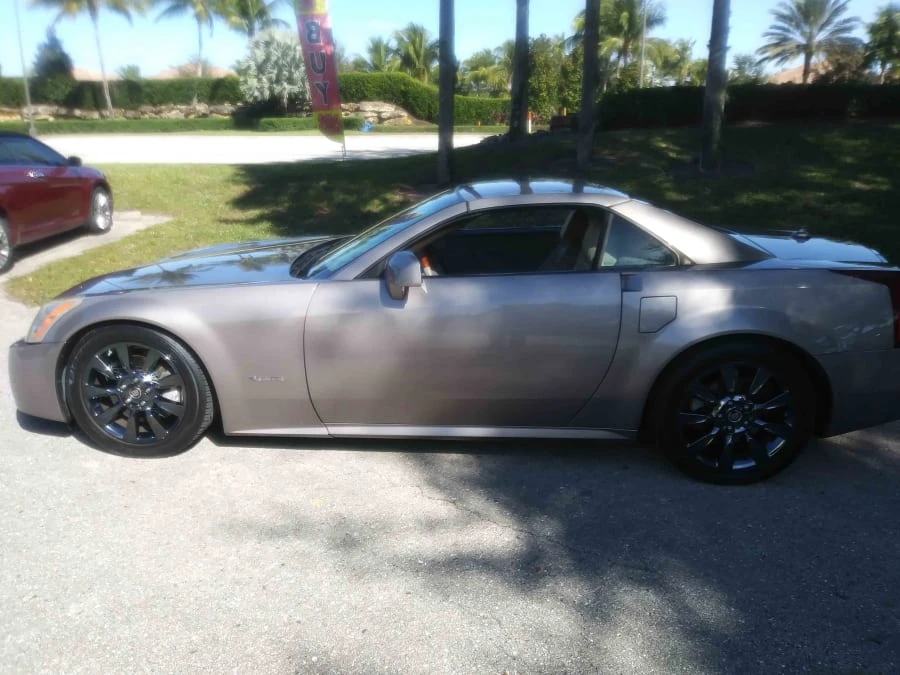 2005 Cadillac XLR - Image 2 of 25