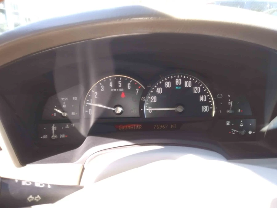2005 Cadillac XLR - Image 11 of 25