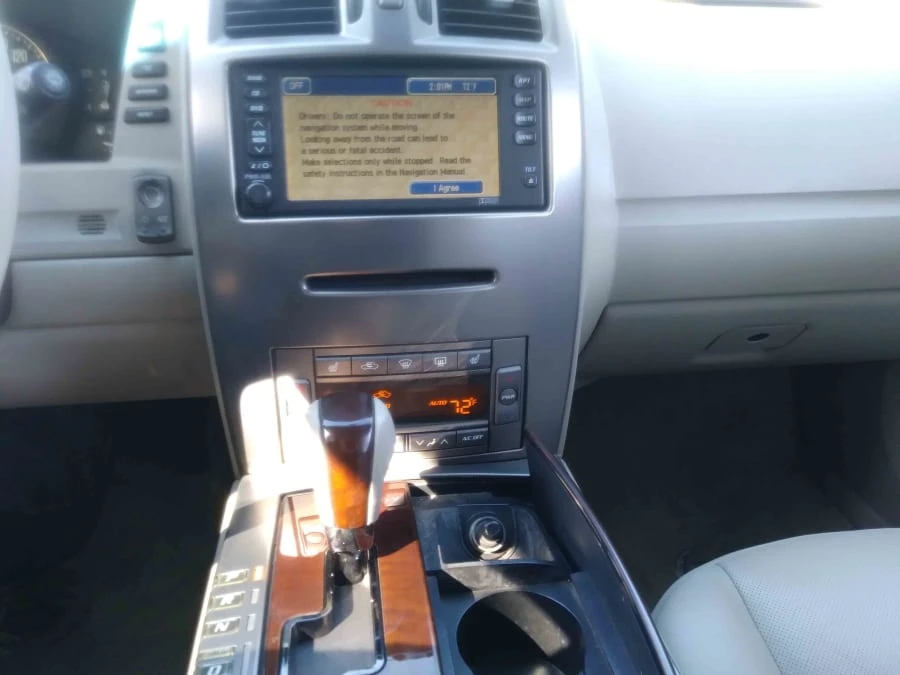 2005 Cadillac XLR - Image 13 of 25