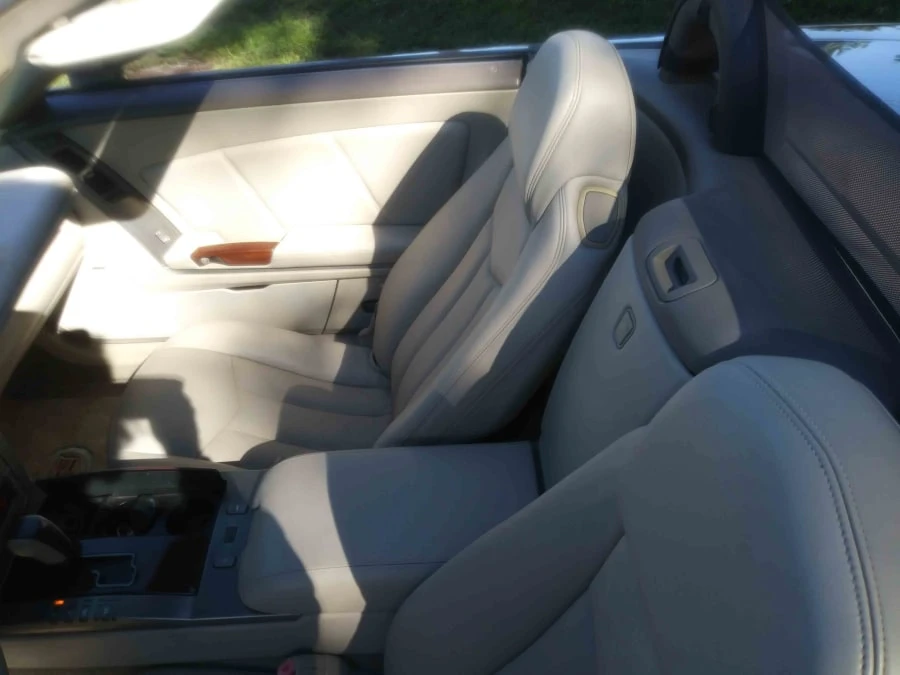 2005 Cadillac XLR - Image 19 of 25