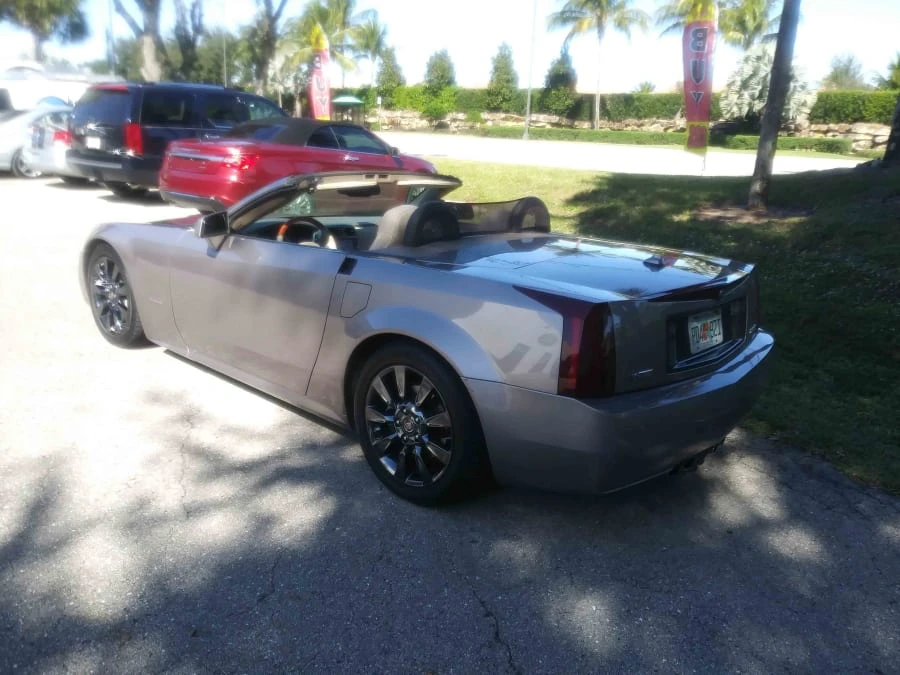 2005 Cadillac XLR - Image 22 of 25