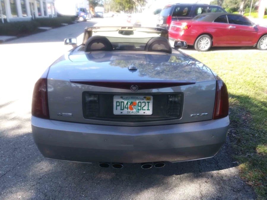2005 Cadillac XLR - Image 23 of 25