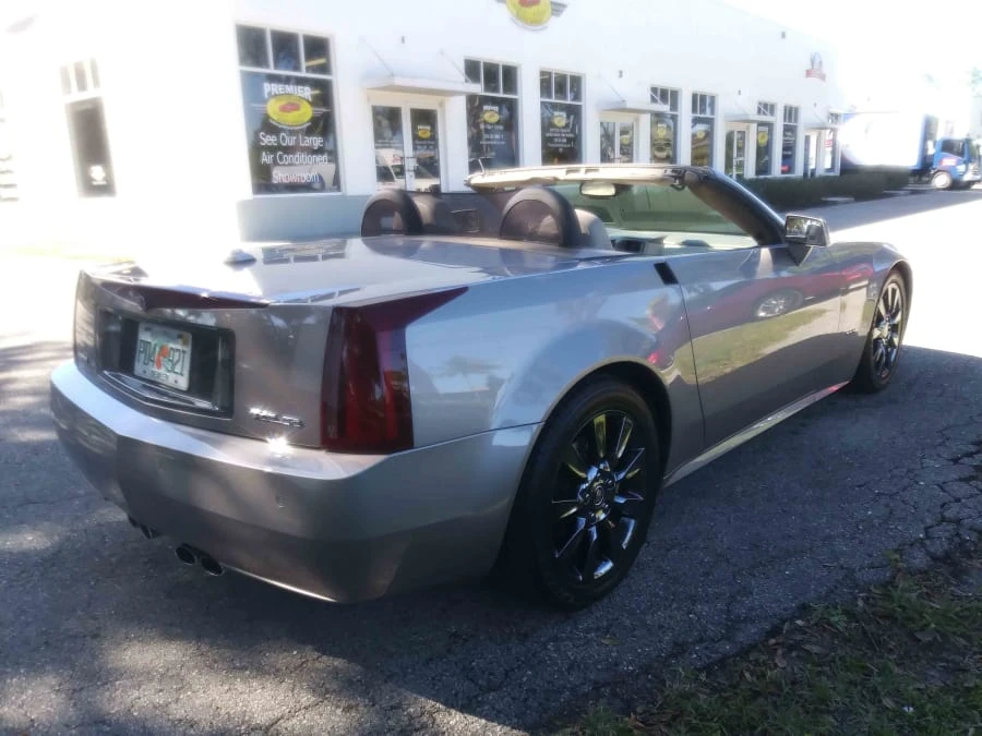 2005 Cadillac XLR - Image 24 of 25