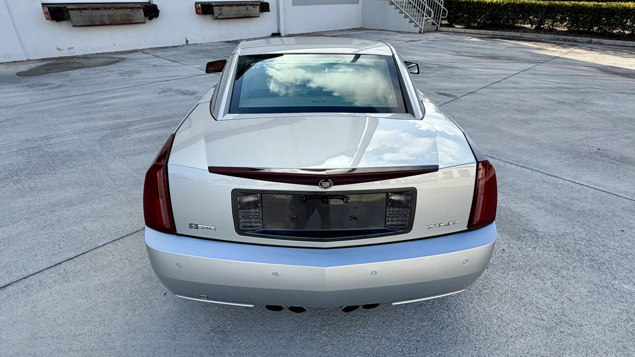 2005 Cadillac XLR - Image 23 of 31
