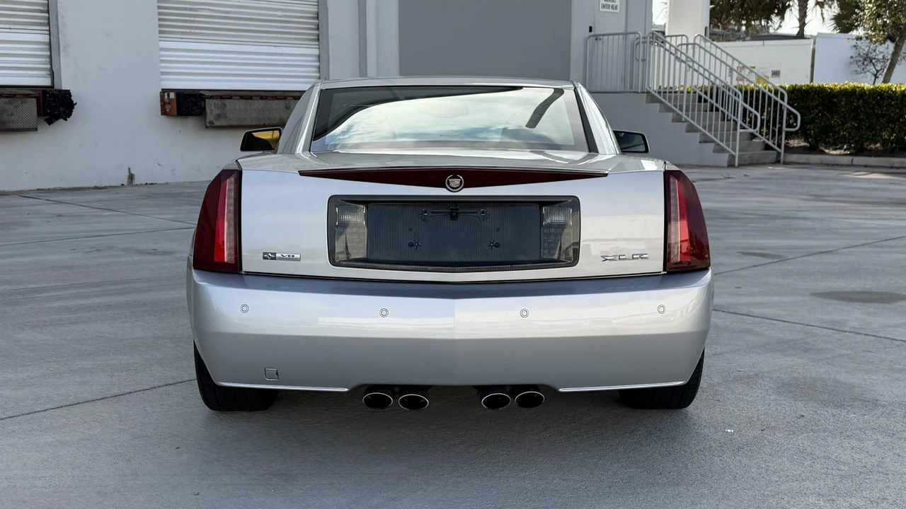 2005 Cadillac XLR - Image 22 of 31