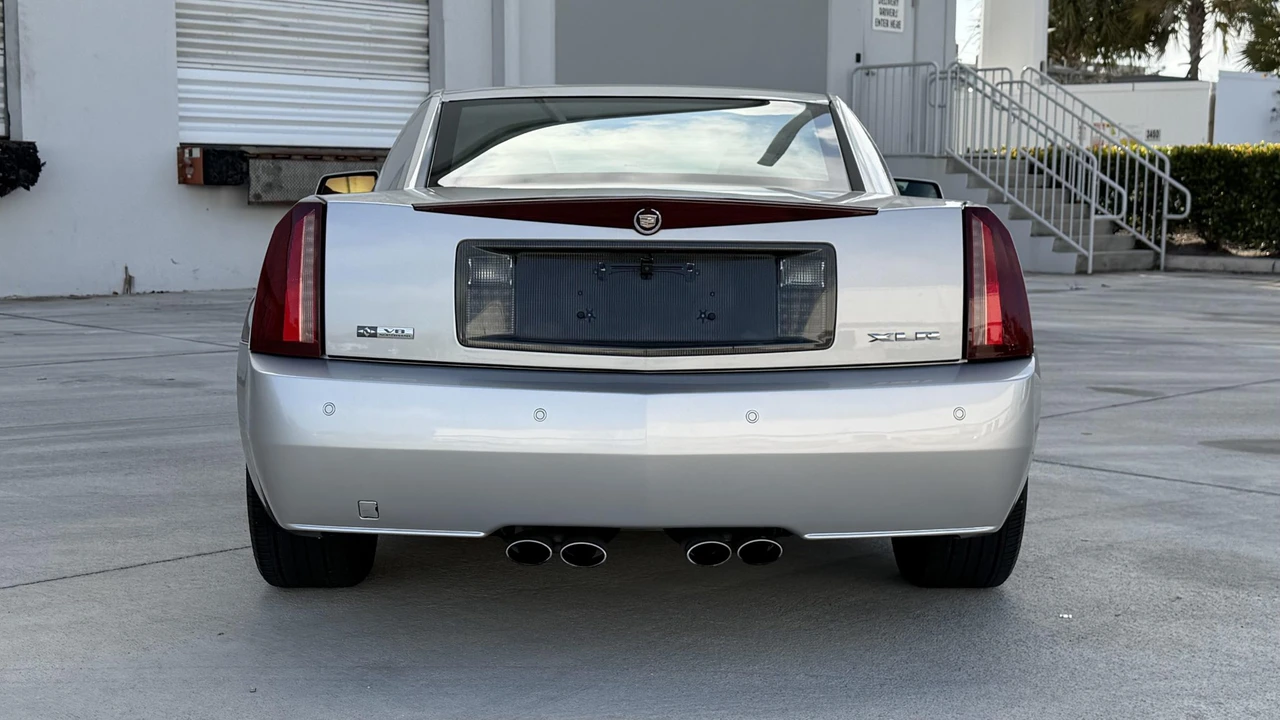 2005 Cadillac XLR - Image 21 of 31