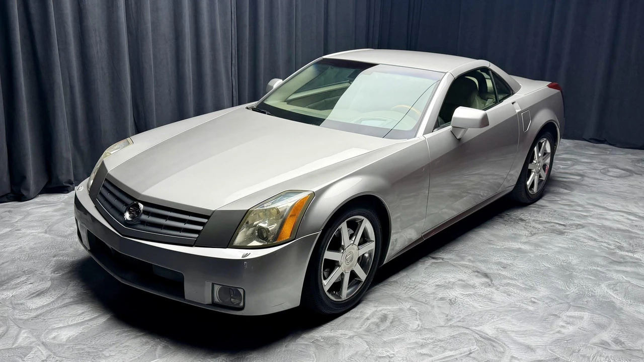 2005 Cadillac XLR - Image 31 of 31