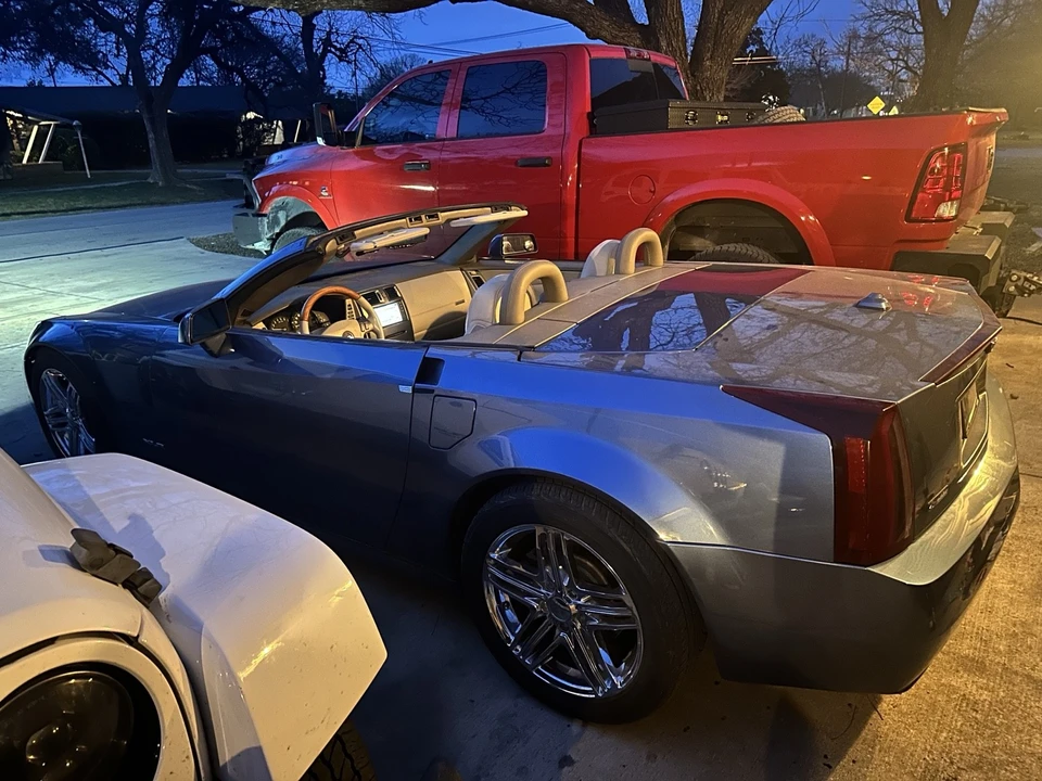 2005 Cadillac XLR - Image 9 of 9