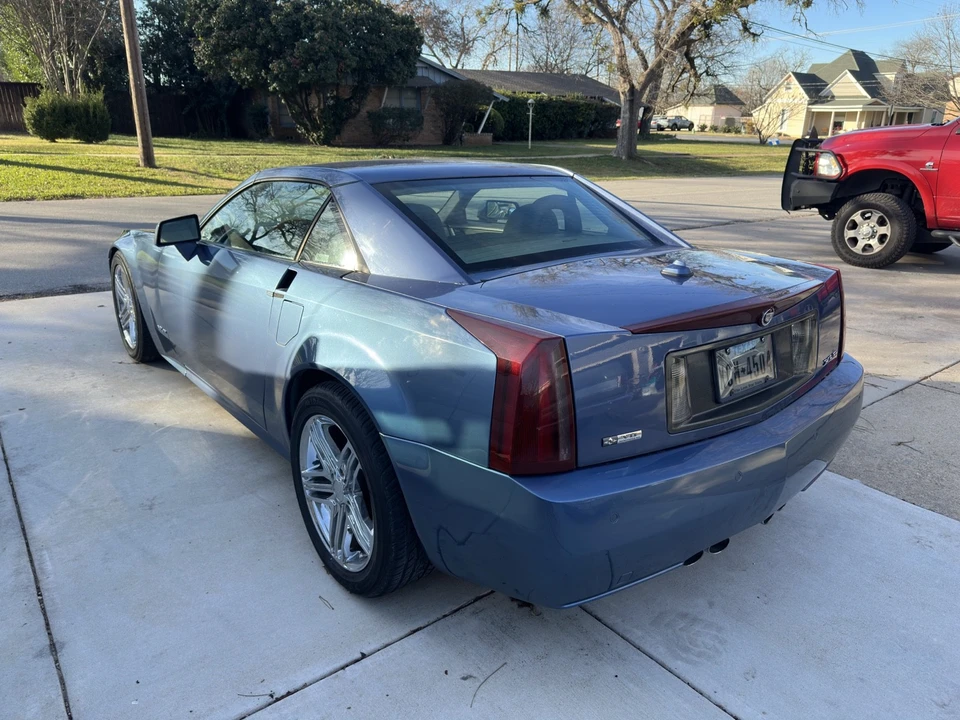 2005 Cadillac XLR - Image 6 of 9