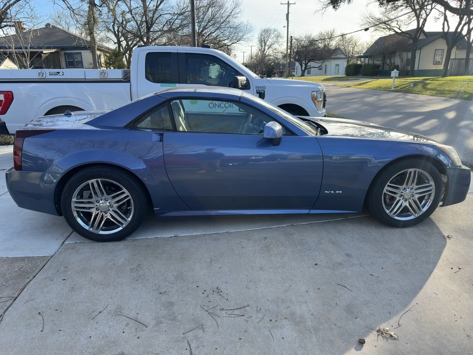 2005 Cadillac XLR - Image 2 of 9