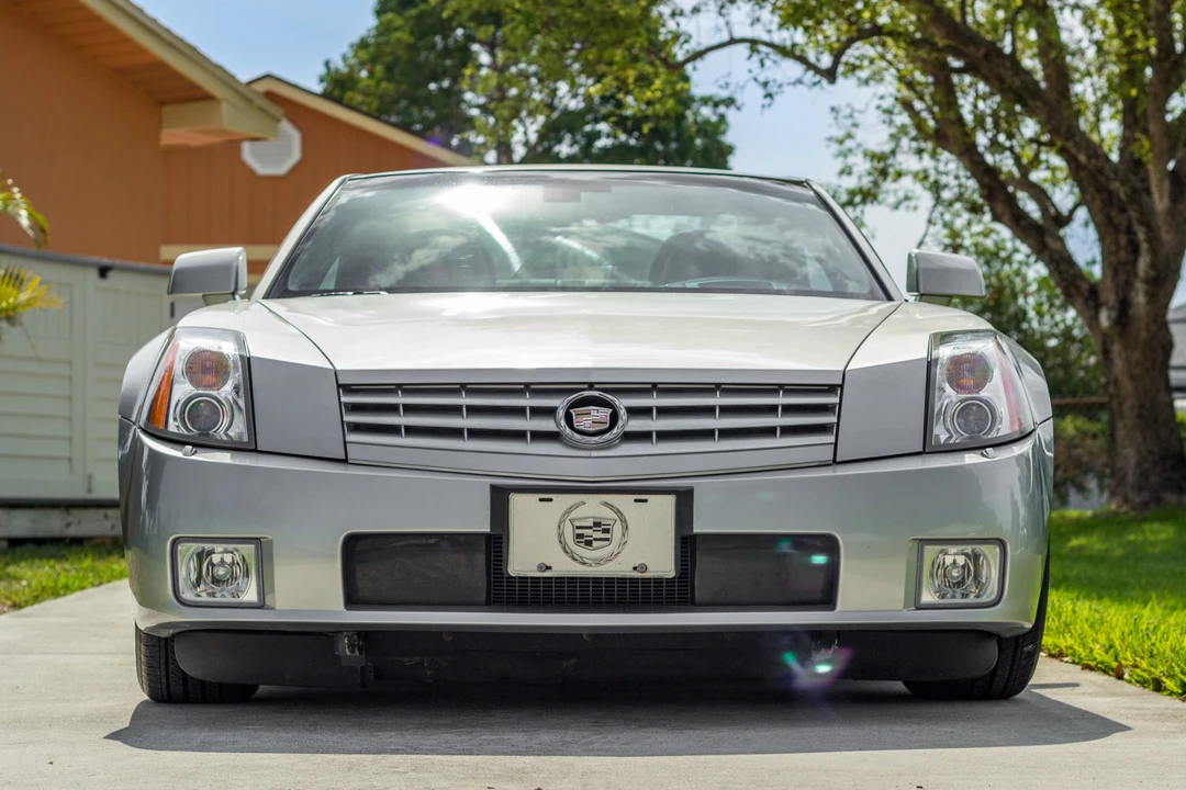 2005 Cadillac XLR - Image 11 of 31