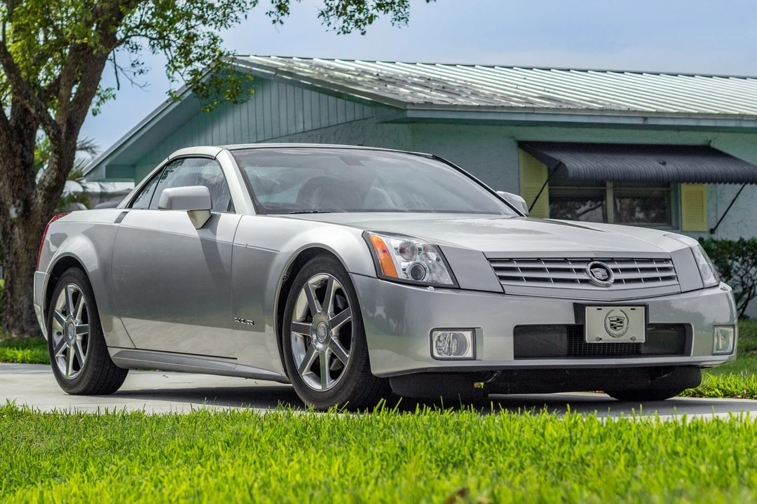 2005 Cadillac XLR - Image 13 of 31