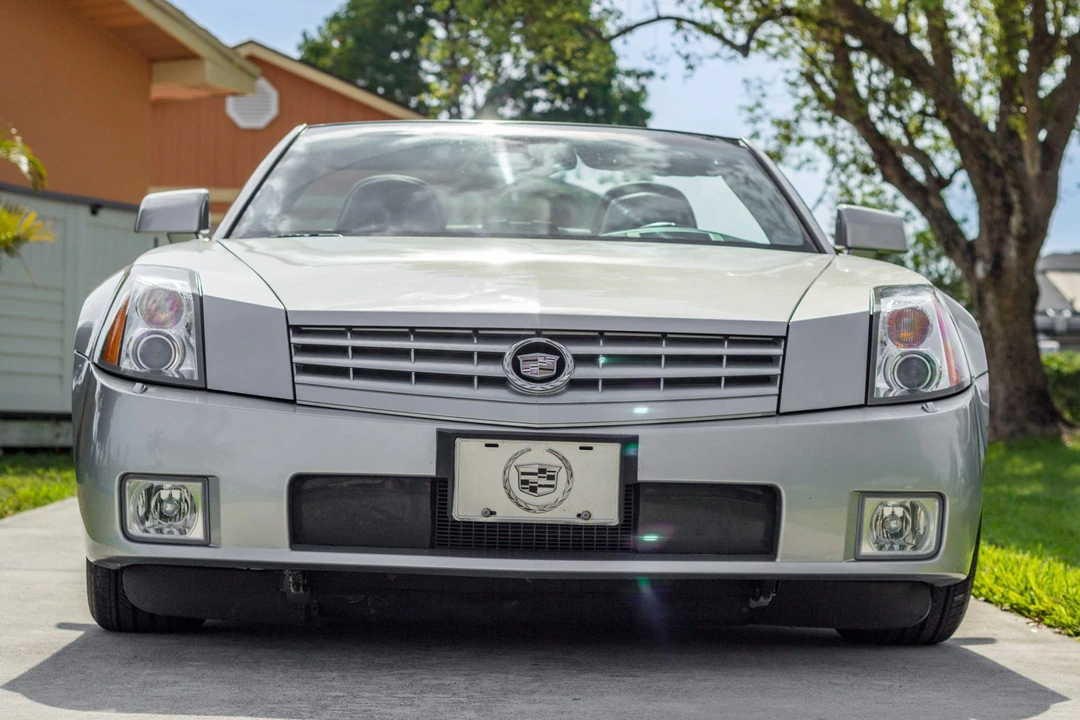 2005 Cadillac XLR - Image 3 of 31