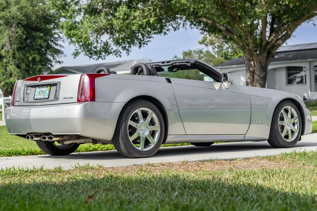 2005 Cadillac XLR - Image 5 of 31