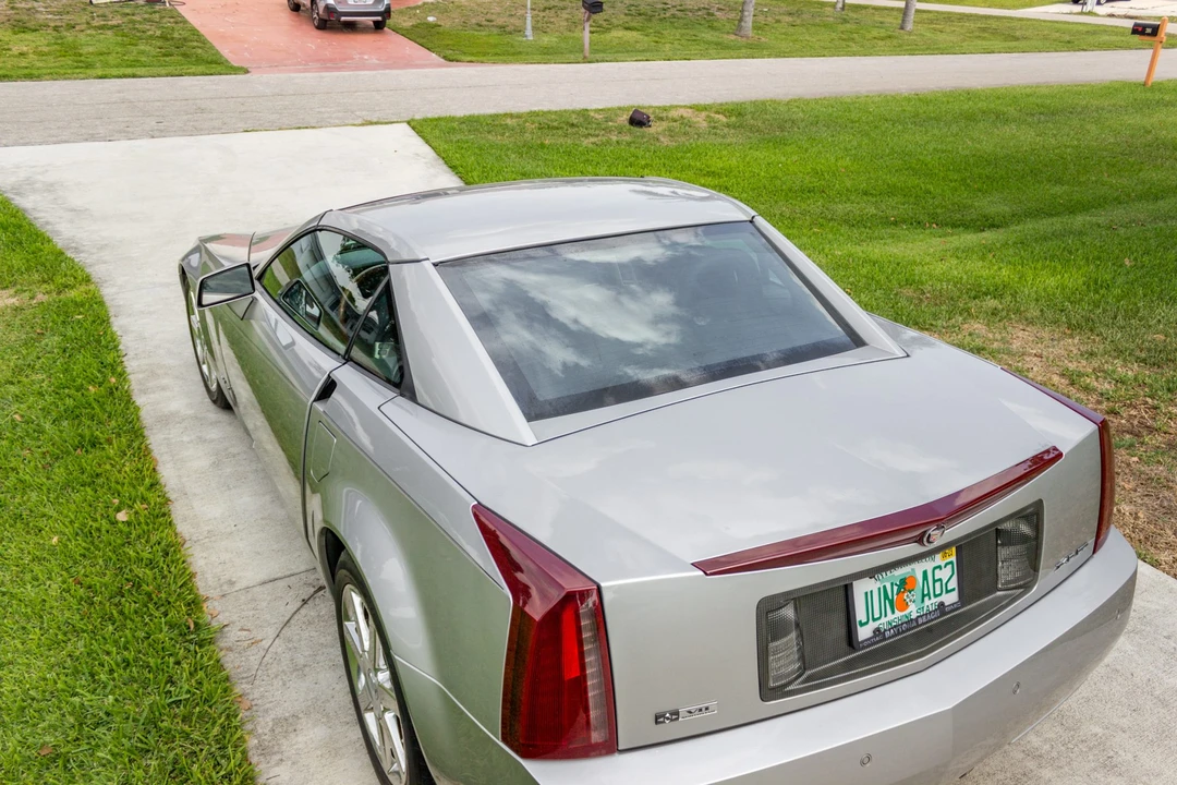 2005 Cadillac XLR - Image 19 of 31
