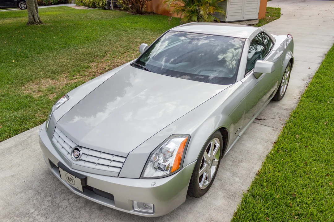 2005 Cadillac XLR - Image 9 of 31
