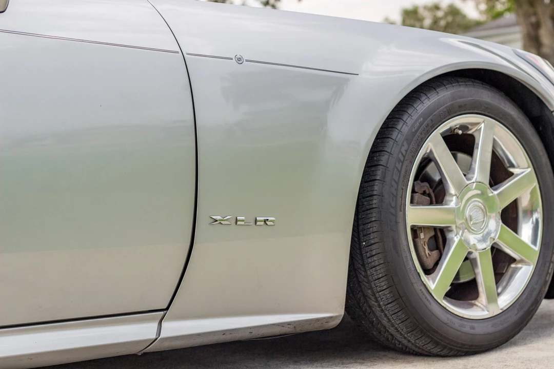 2005 Cadillac XLR - Image 30 of 31