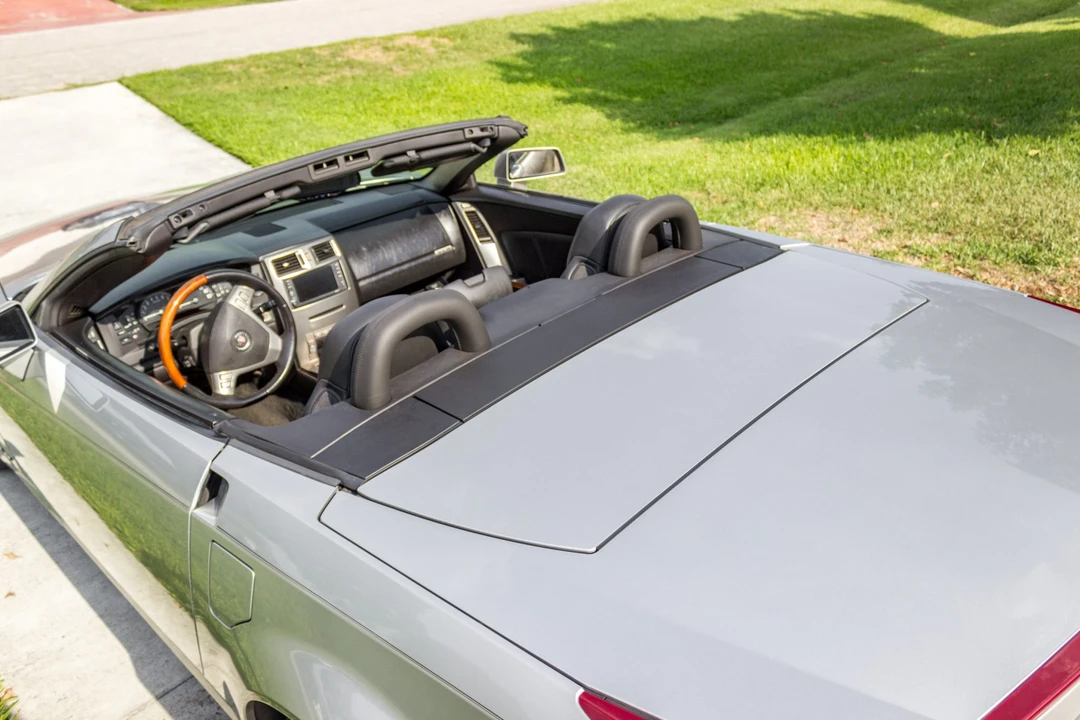 2005 Cadillac XLR - Image 23 of 31