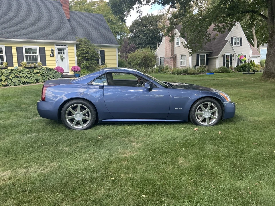 2005 Cadillac XLR - Image 14 of 31